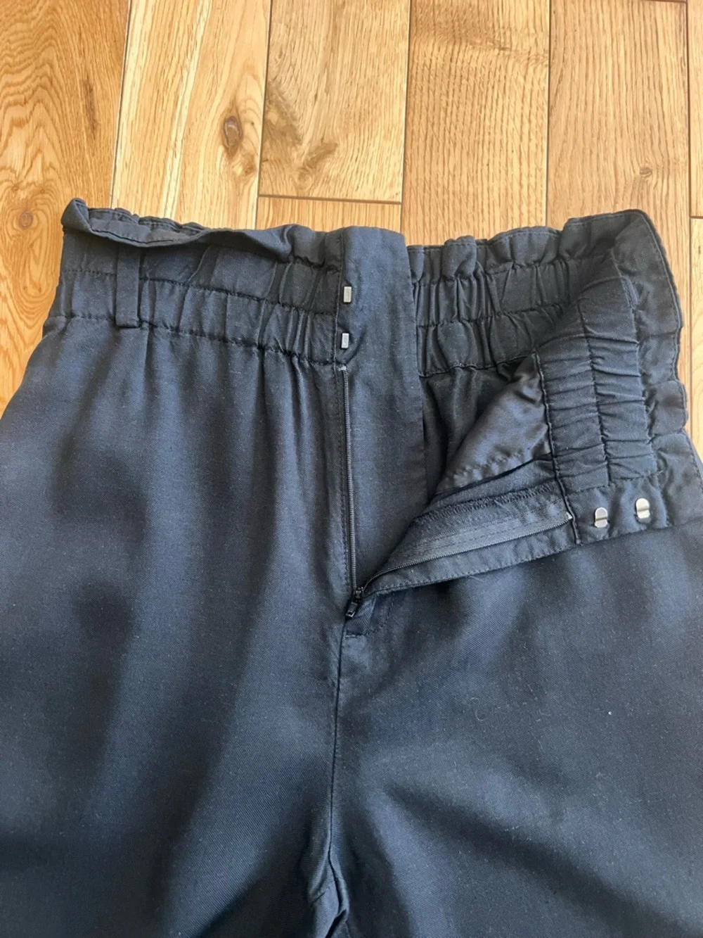 J. Crew Womens Paper Bag Wide Leg Black Pants High Rise Elastic Waist Size 4‎